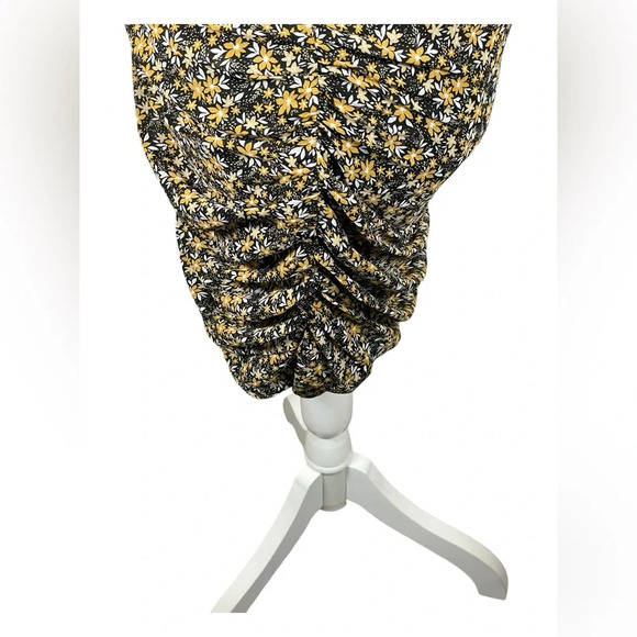 Lush‎ Black Ruched Sheath Mini Dress Size Small Yellow
Sweetheart Ruffle NEW - Picture 10 of 16